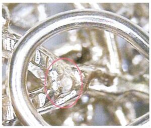 Figure 7-33 Fusion de la goupille d'oreille