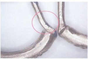 Figure 7-37 : La tige de l'oreille n'est pas droite