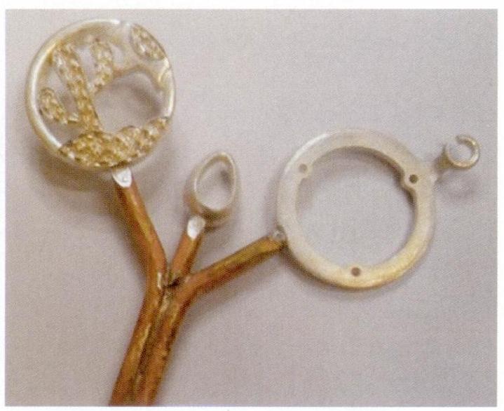 The size of the prongs in the master mold is too small