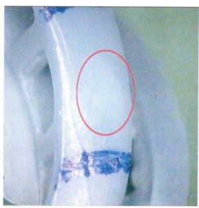 Air bubbles appear in the wax mold, as shown in Figure 6-19.