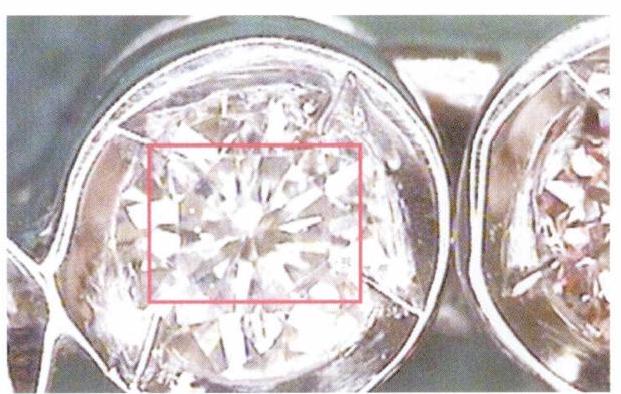 ジプシー・セッティングのクロス・プロングの位置が正しくない