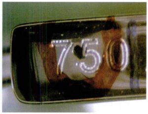 Рисунок 9-17 Перфорация металлической поверхности