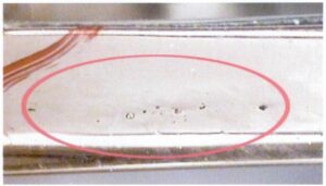 Рисунок 9-3 Отверстия от песка после полировки изделий