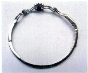 Рисунок 9-72 Браслет не круглый и не гладкий