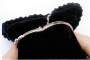 Рисунок 9-73 Неэластичное отверстие браслета