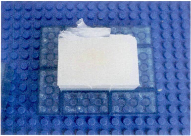 7. Wait for the silicone to solidify; the solidification time varies for different brands of silicone. If not in a hurry, taking it out after 12 hours is recommended to ensure that the silicone inside is wholly solidified and has good flexibility.