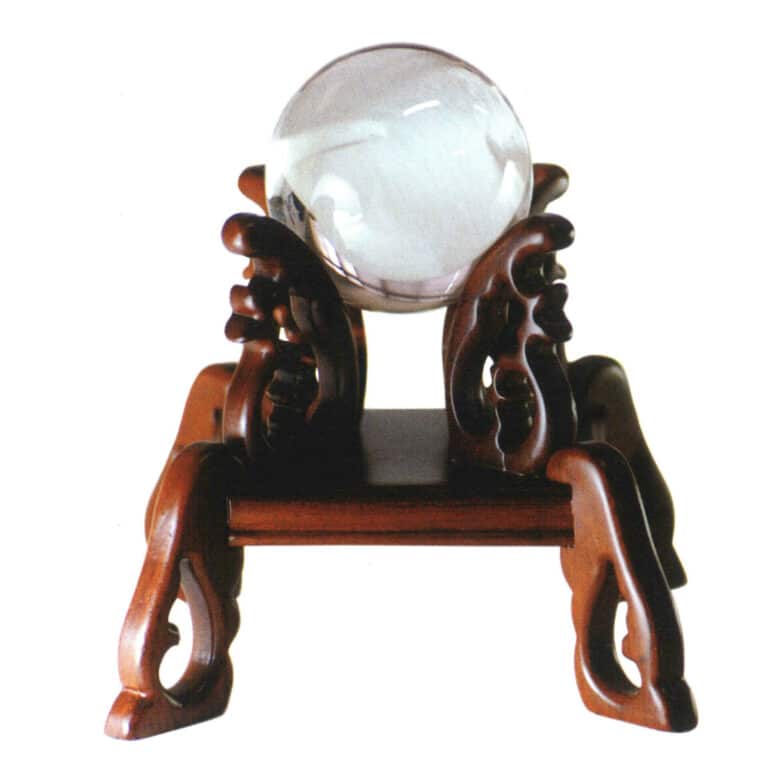 ホワイト・クリスタル・ボール