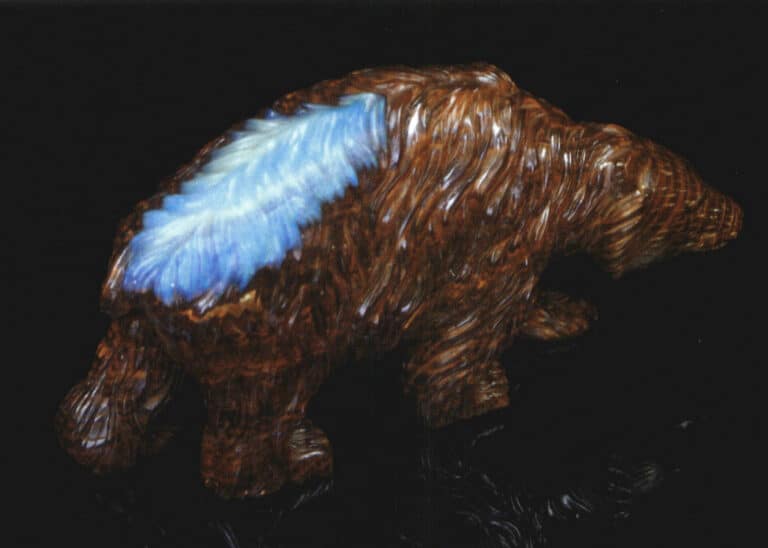 香港ジュエリーショーで購入したオーストラリア産オパールのブラウンベア・カービング。