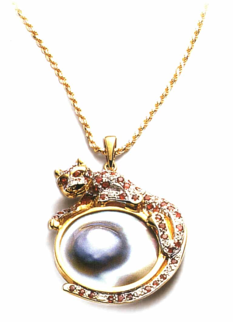 パールシェルレオパードペンダント