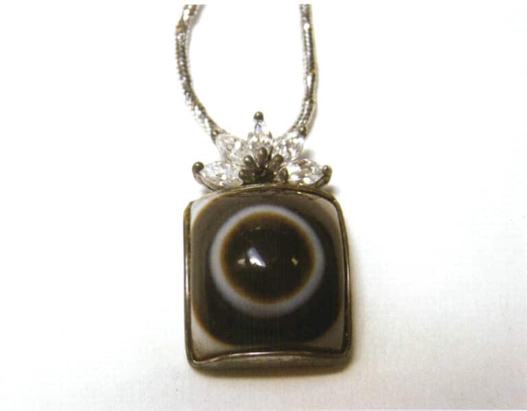 Tibet Beads square pendant
