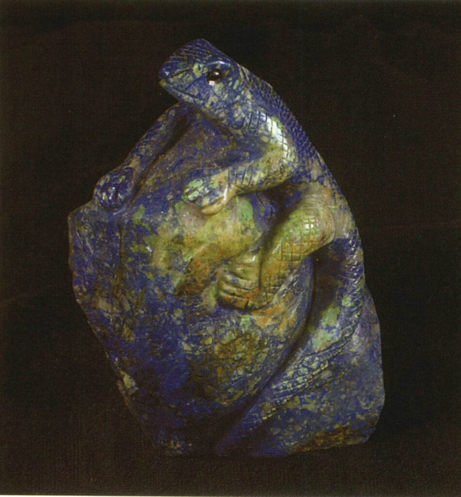 Lapis lazuli lizard carving with special charm