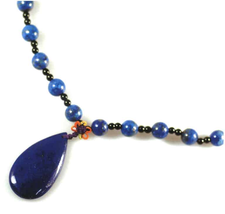 Lapis lazuli pendant necklace
