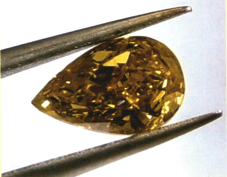 Πολύτιμα διαμάντια που αλλάζουν χρώμα