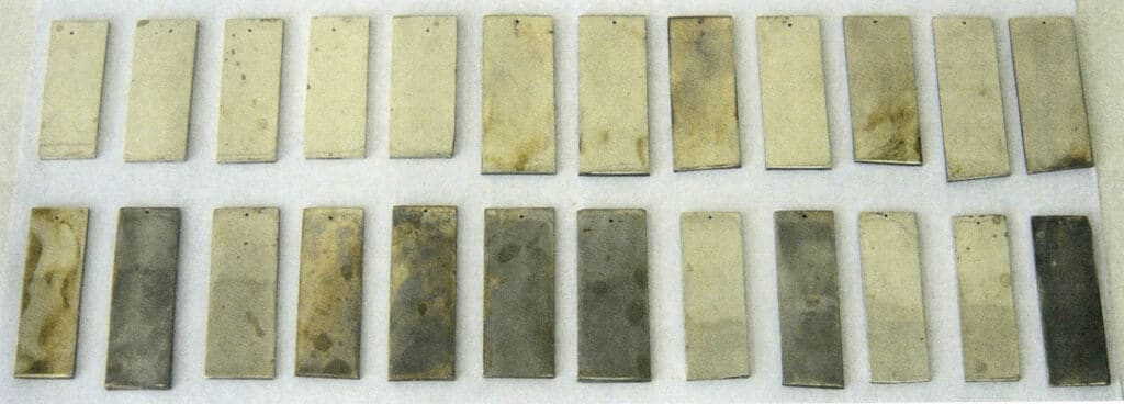 그림 4-20 H2S 분위기에서 다양한 유형의 은 합금의 변색 비교