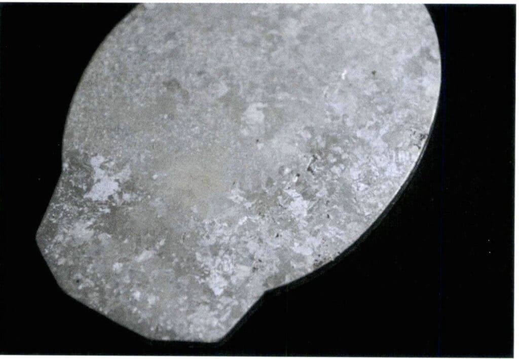 그림 4-25 은의 부적절한 어닐링으로 인한 비정상적인 입자 성장