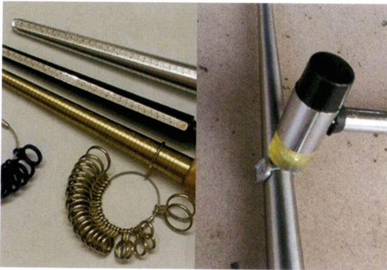 الشكل 7-12 استخدم عصا الحلقة والمطرقة المطاطية لتصحيح اتجاه الحلقة