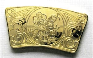 Gambar 3-4 "Bintik-bintik karat" pada permukaan perhiasan emas Au999