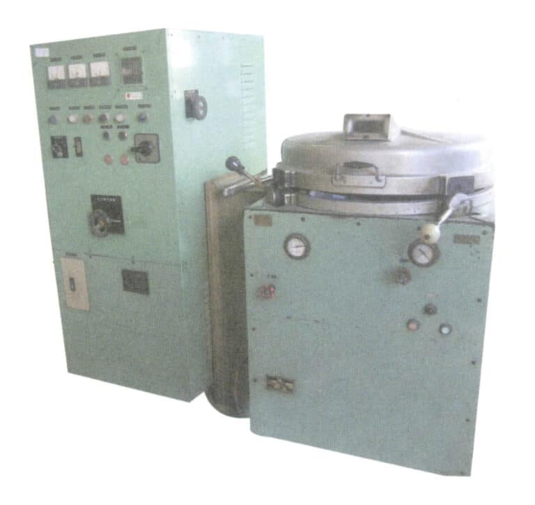 Figur 1-38 Sentrifugalstøpemaskin for platinastøping av merket Yausi (Yoshida)