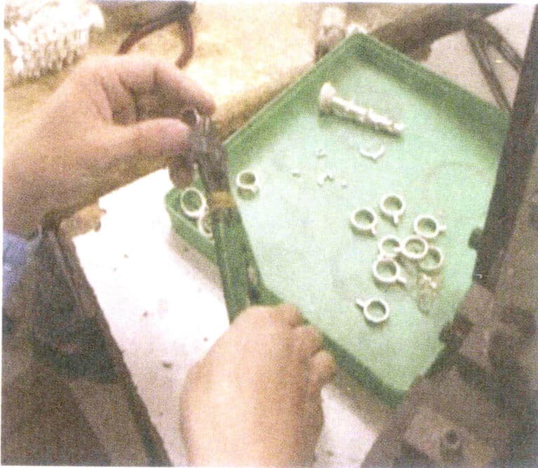 Figur 3-41 Skjæring av støpegran 1