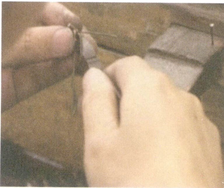 Figure 4-24 Installing the hinge