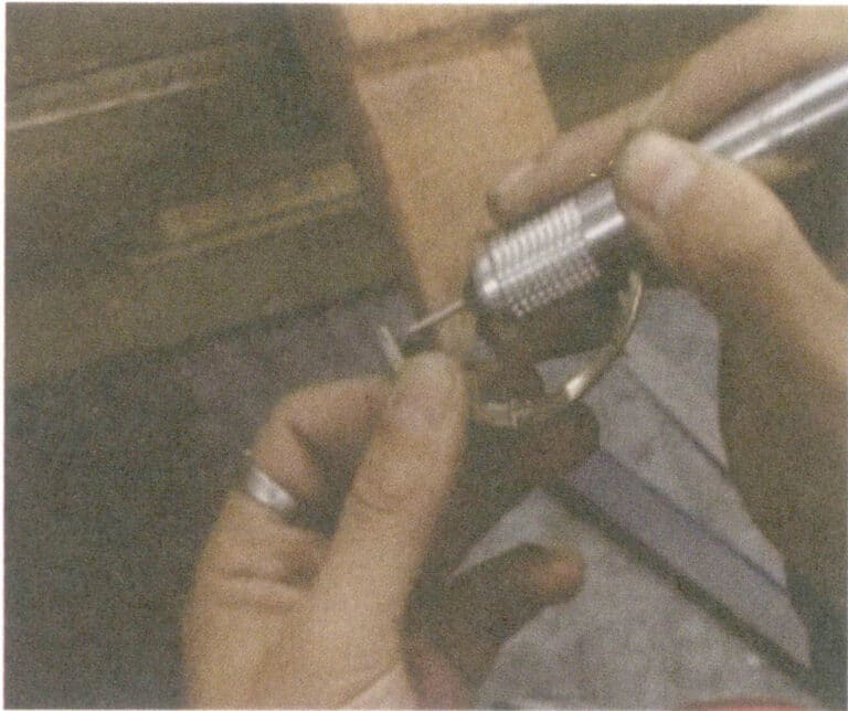 Figure 4-14 Grinding the bottom