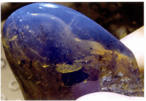 Figure 5-3-26 Dominican blue amerunder U.V. light(II)