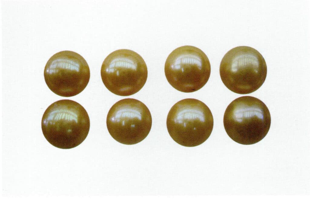 Figure 1-5-44 Dyed freshwater cultured pearls (4)