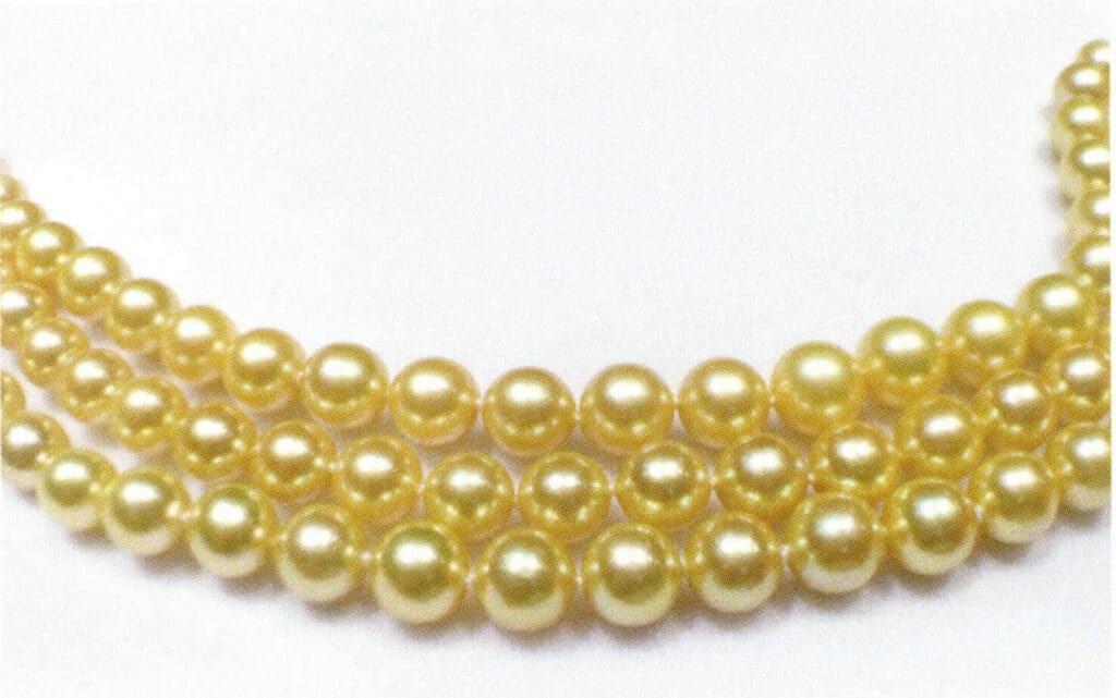 Figure 1-5-47 Dyed Chinese Sea Aquaculture Pearls (2)