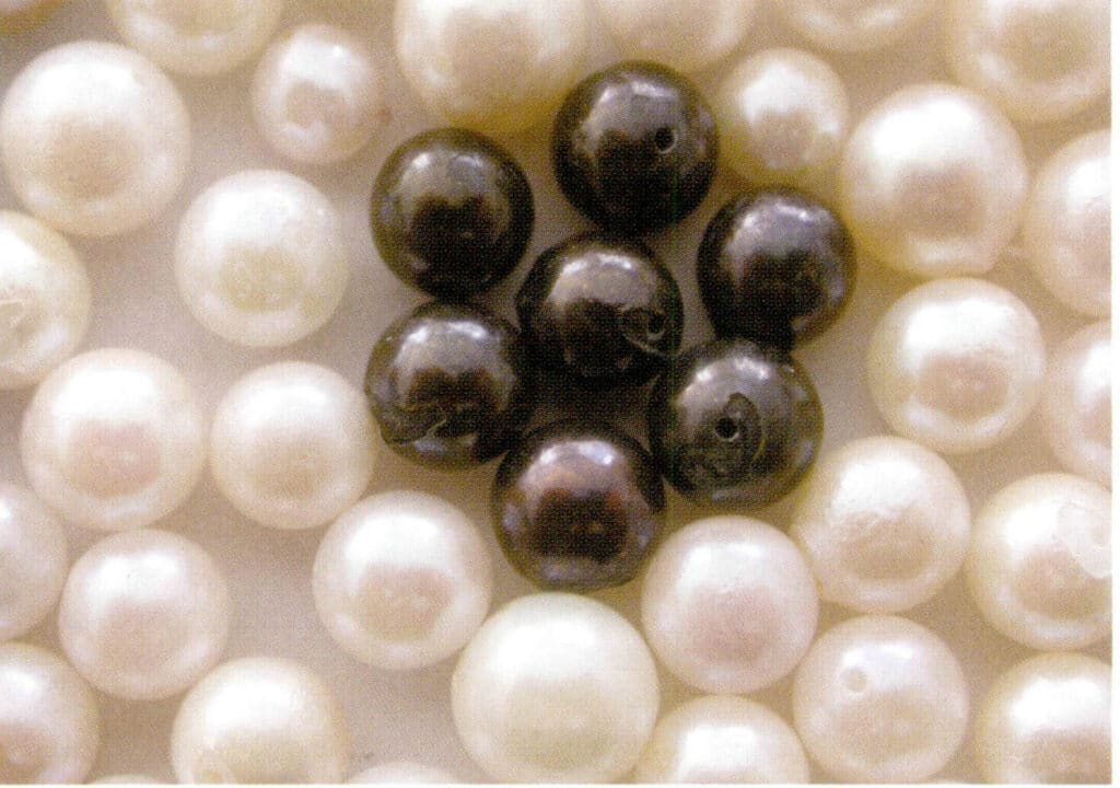 Figure 1-5-59 Characteristics of the drilling holes in dyed seawater cultured pearls (II)