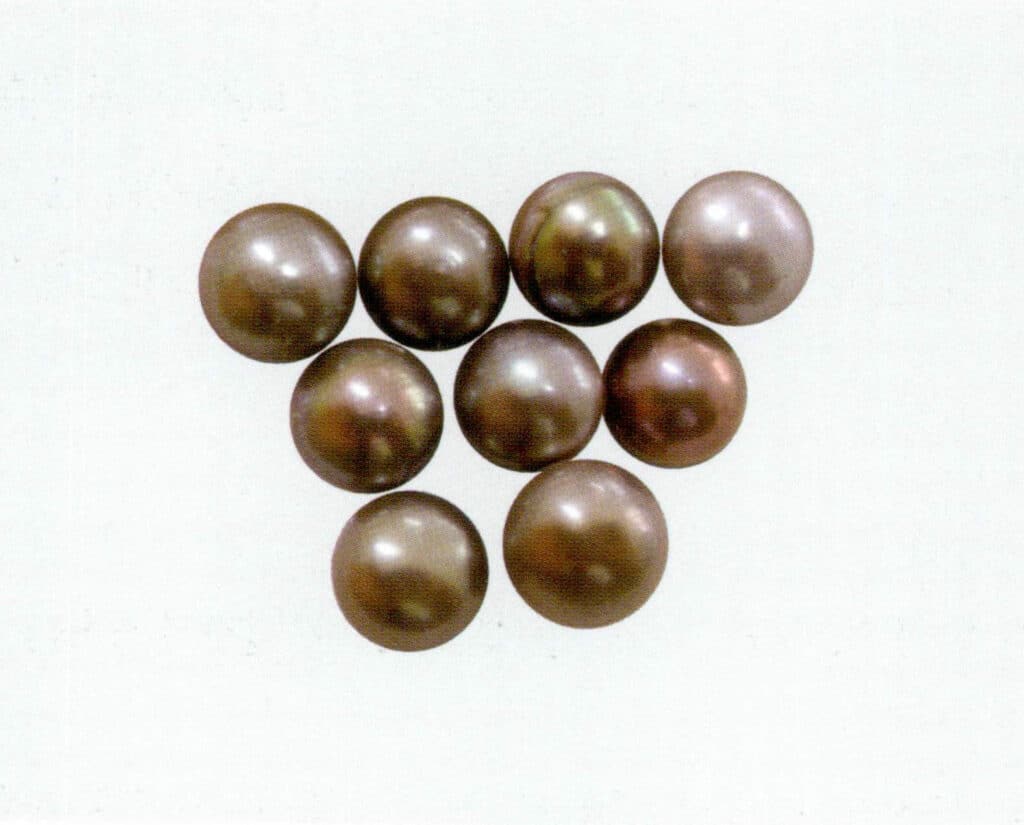 Figure 1-5-70 Irradiated freshwater cultured pearls