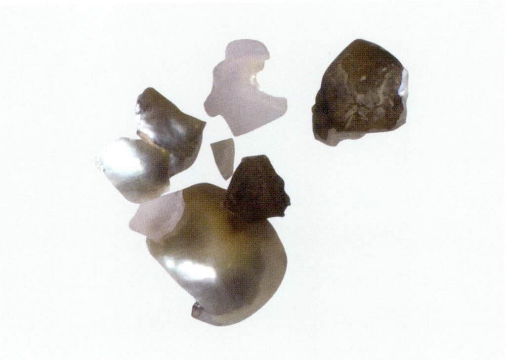 Figure 1-5-81 The color of the inner and outer mother-of-pearl layers is inconsistent