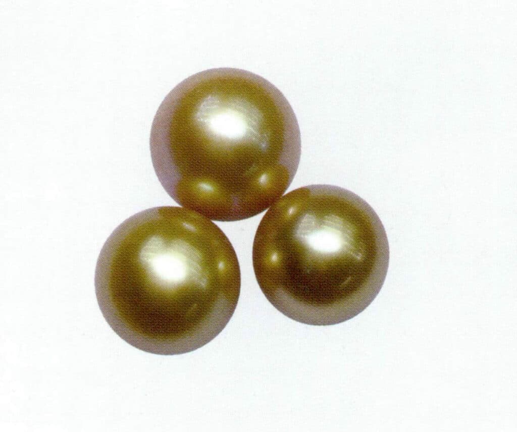 Figure 1-7-16 Flawless (South Sea Pearl)