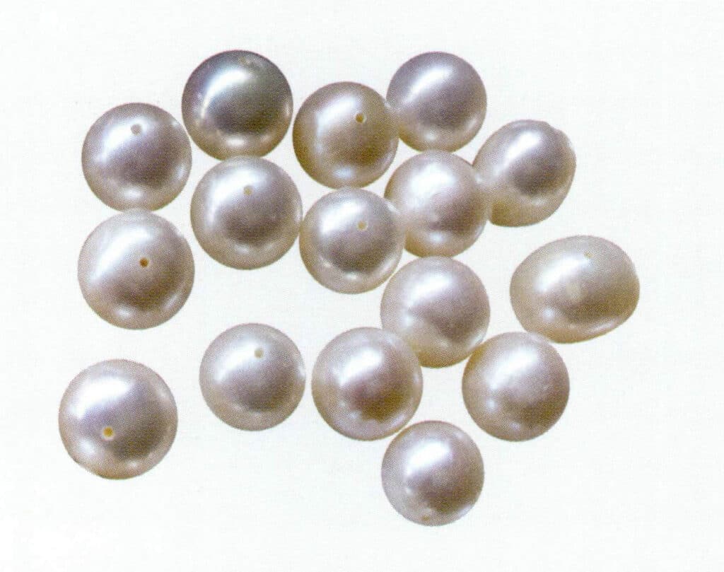 Figure 1-7-20 Minor Flaw (Freshwater Non-Nucleated Cultured Pearl)