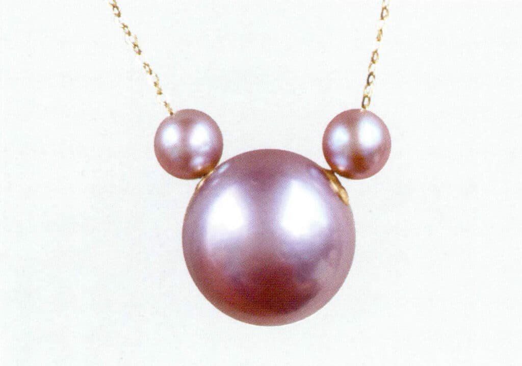 Figure 1-7-34 Deep pink-purple (freshwater cultured pearls)