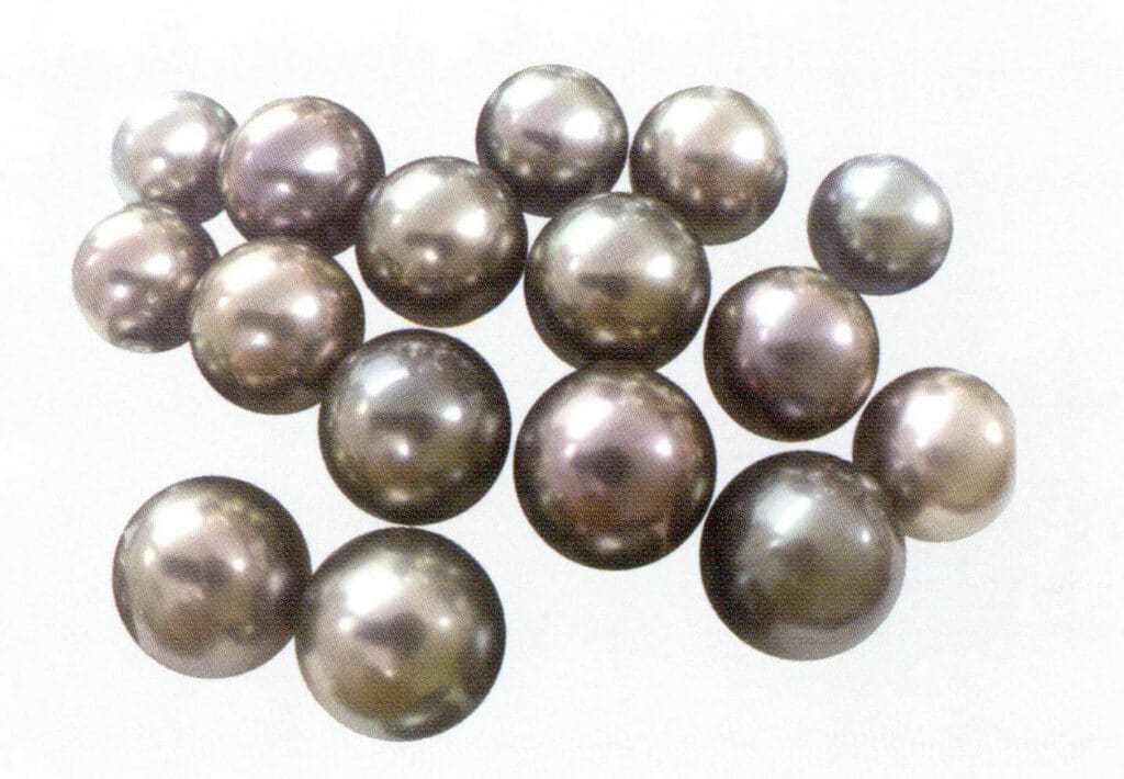 Figure 1-7-40 Strong red, green, and other accompanying colors (Taqi Black Pearl)