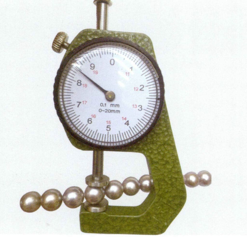 Figure 1-7-46 Pearls and Pearl Thickness Gauges