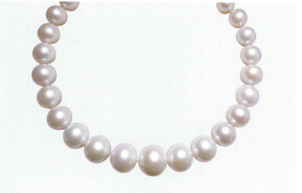 Figure 1-7-48 Freshwater cultured pearls with nuclei, diameter 14-17mm