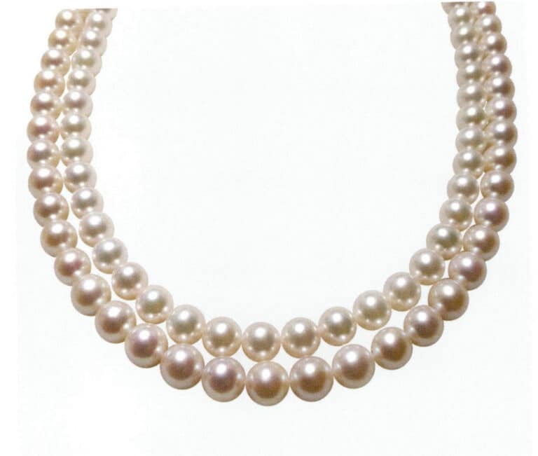 Figure 1-7-67 A high-quality Akoya pearl necklace with a relatively uniform accompanying color
