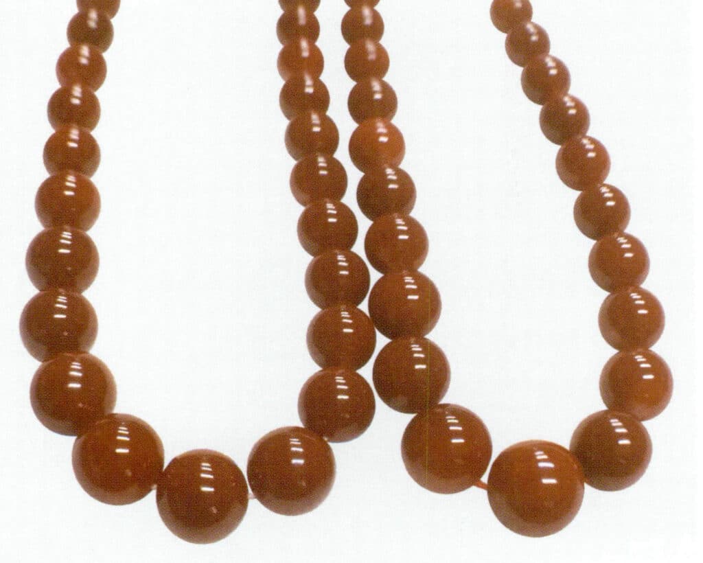 Рисунок 3-7-5 Глубоко окрашенный высококачественный коралл акойя