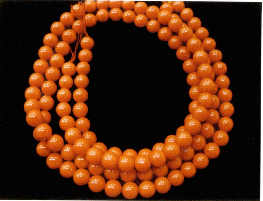 Рисунок 3-7-28 Круглая бусина из коралла сардины