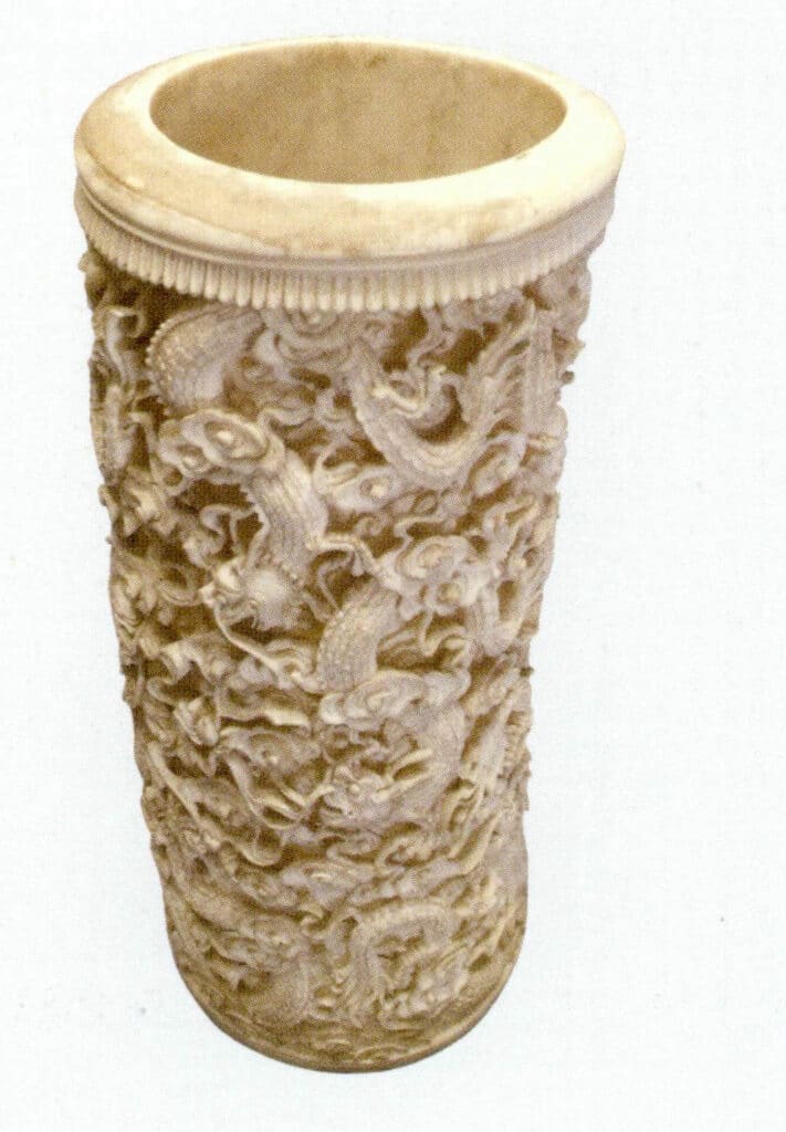 Figure 4-1-11 Ivory artifacts from the ancient court (I)