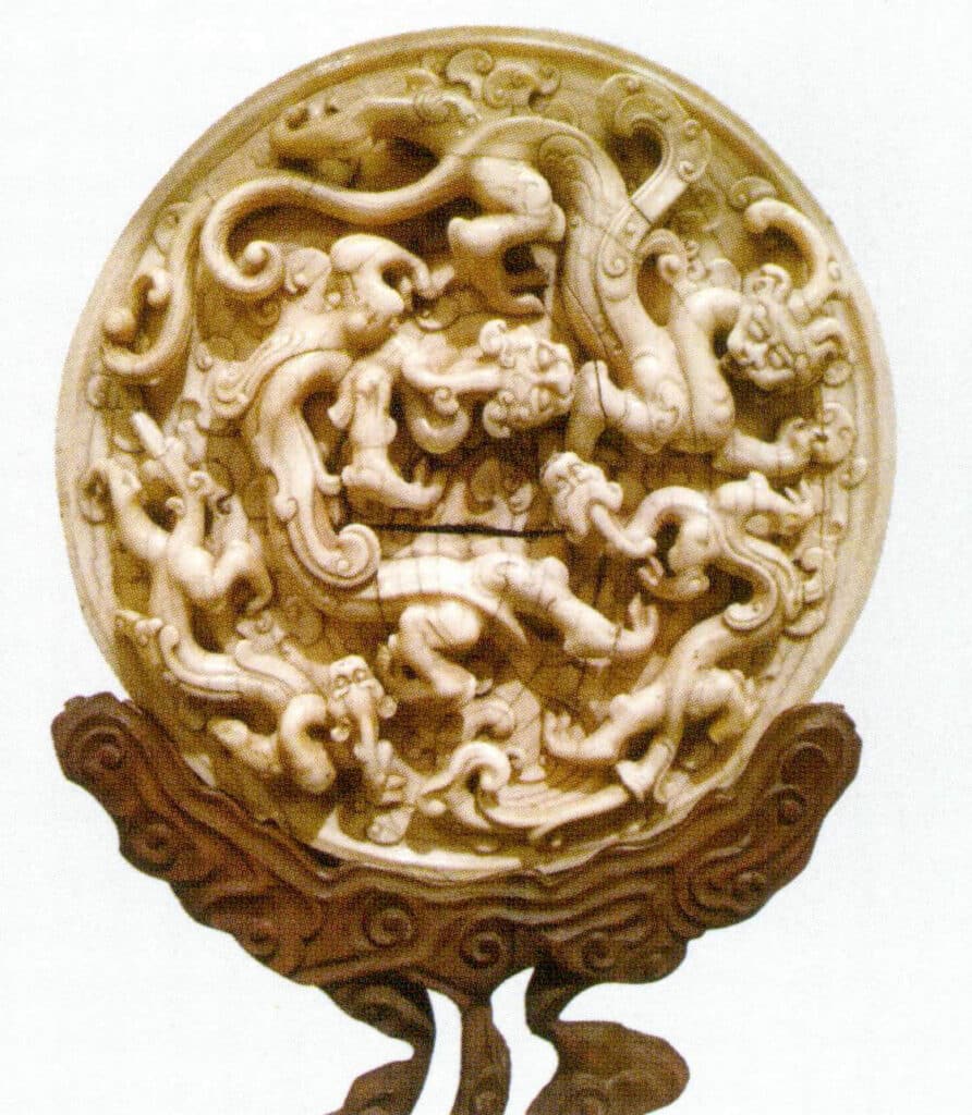 Figure 4-1-18 Ivory artifacts from the ancient court(VIII)