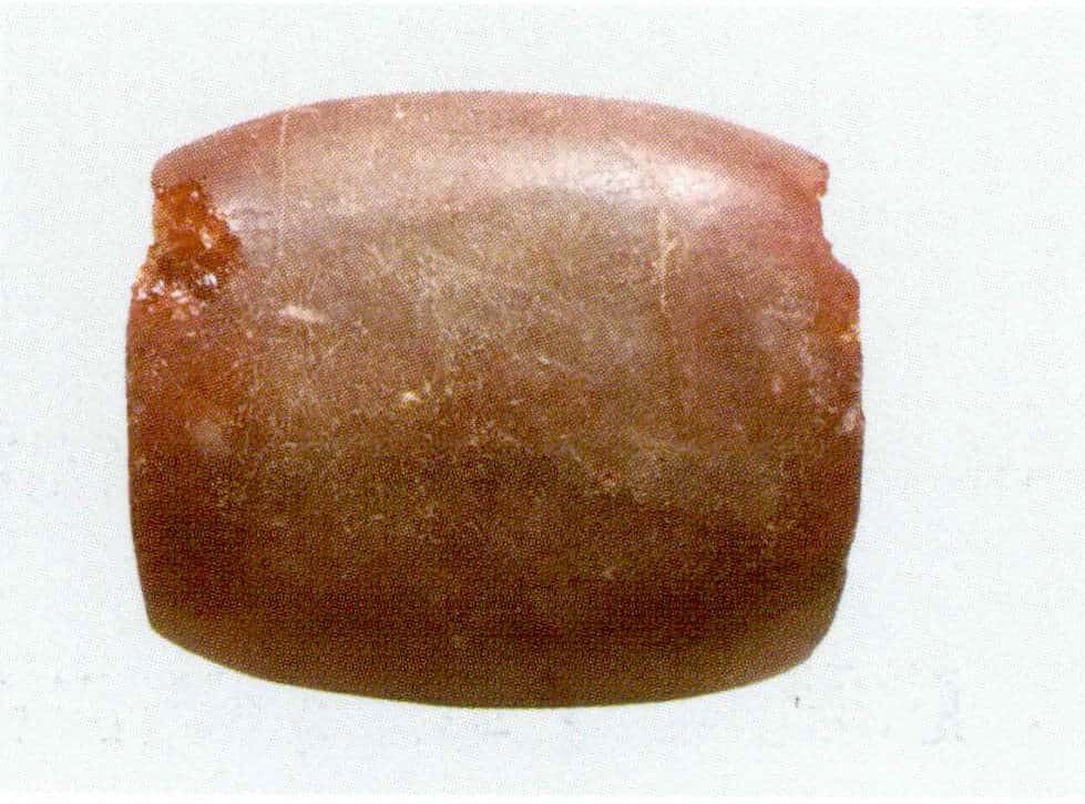 Figure 5-1-1 Amber artifacts from 7th century B.C. Italy(1)