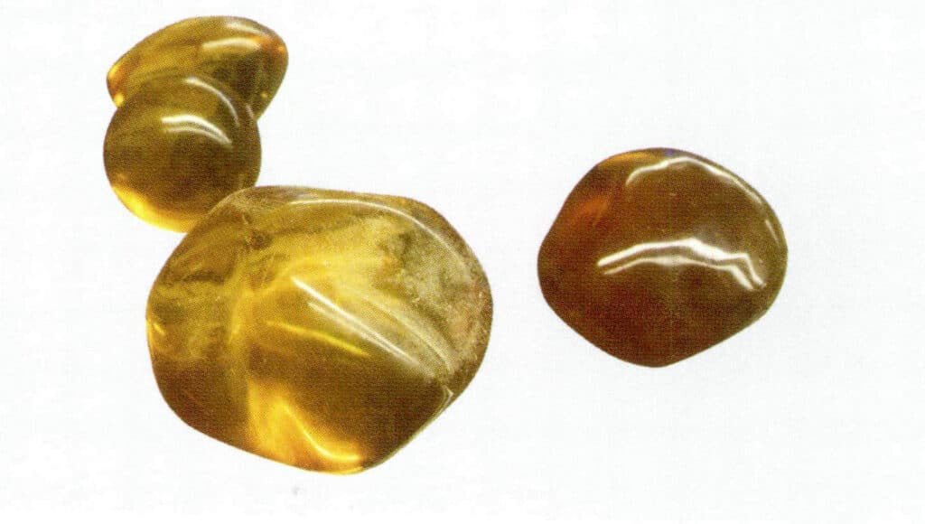 Figure 5-1-7 Amber artifacts enshrined in Burmese Buddhist temples (III)