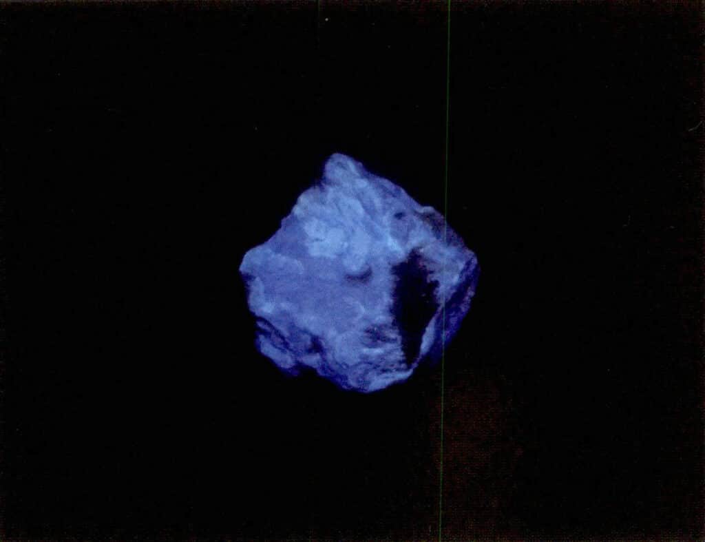 Figure 5-3-24 Fluorescence characteristics of Burmese Amber at long U.V. wavelengths(II)