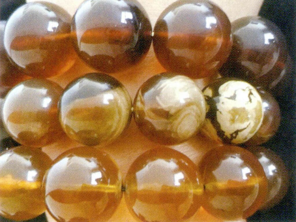 Figure 5-4-41 Burmese Red-Brown (top), Root-Perch (middle), and Golden-Brown (bottom)