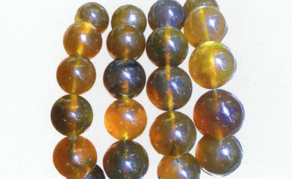 Figure 5-4-44 Burmese Brown Amber Strings