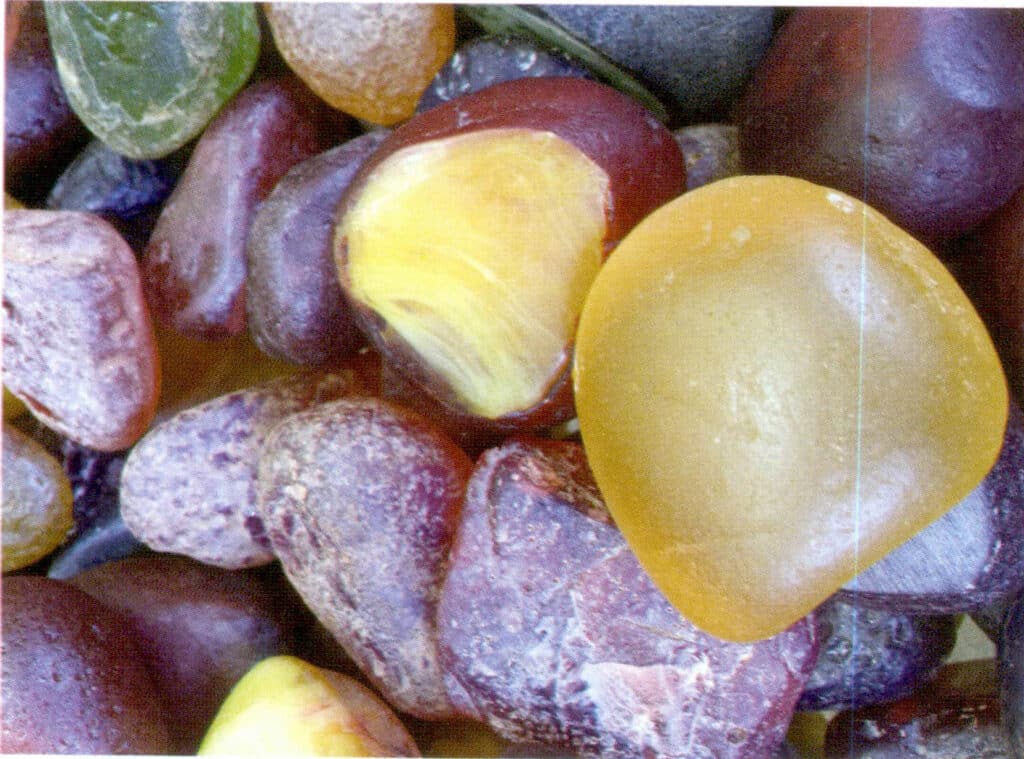 Figure 5-6-3 Malisan Imitation Amber Raw Stone (III) 