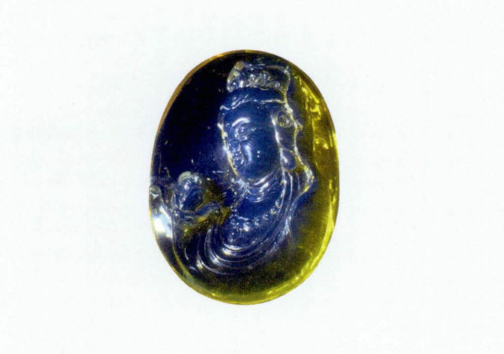 Figure 5-7-1 Well-carved, high-clarity Dominican Blue Amber