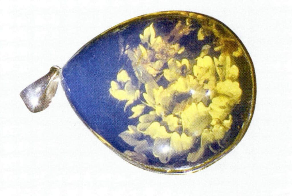 Figure 5-7-5 High-quality Dominican Blue amber jewelry